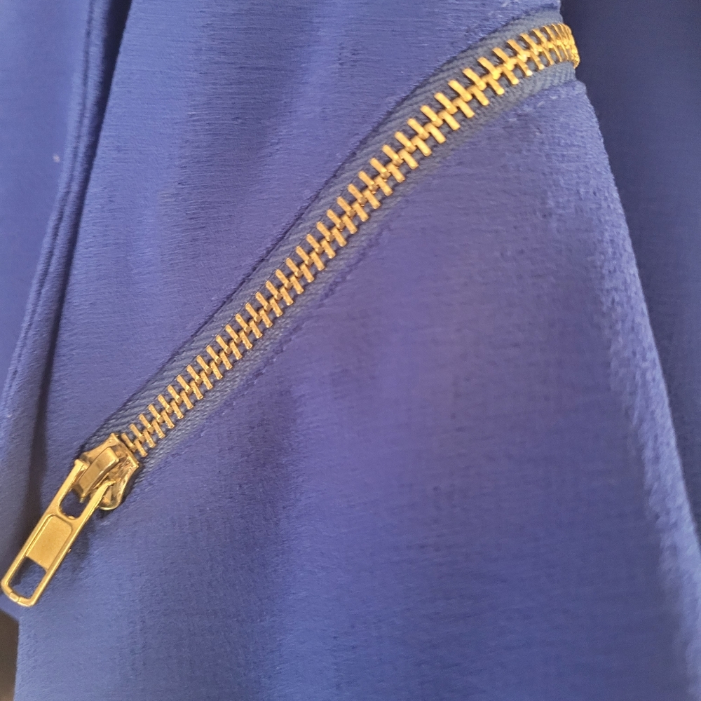 Blazer - Picture 3 of 5